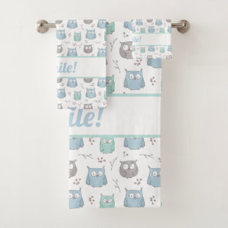 Chouettes et Motif de fleurs bleues blanches
