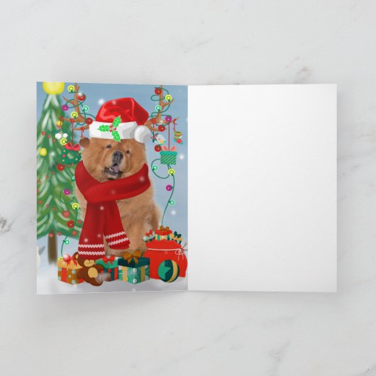 Chow Chow-hond in de sneeuw met kerstcadeaus  Kaart (Binnen)