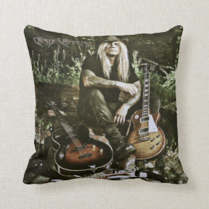 Chris Caffery Sitting with Guitars (gefilterd) Kussen
