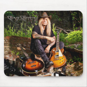 Chris Caffery Zitting with Guitars Muismat