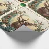 CHRISTMAS DEER, PINE CONES CROWN, GROENE GEMSTONES CADEAUPAPIER (Hoek)