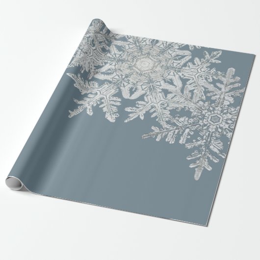 CHRISTMAS GIFT PAPER BENTLEY SNOWFLAKES CADEAUPAPIER (Uitgerold)