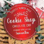 Christmas Père Noël Cookie Shop Nom personnalisé<br><div class="desc">Père Noël North pole cookie shop avec nom d'enfant personnalisé. Des autocollants amusants à ajouter aux cadeaux pour enfants! Sana a fait cuire ce cookie uniquement pour le nom d'enfant ou de famille personnalisé. Un complément amusant aux cadeaux de biscuits de vacances.</div>