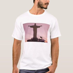 Christusbeeld bij Corcovado, nabij de buitenwijken T-shirt