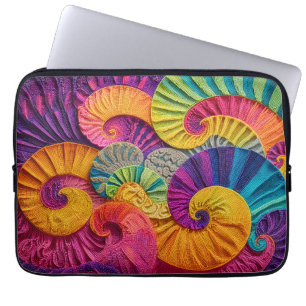 Chromatische Schelpen: Levendig Spiraal Mozaïek Laptop Sleeve