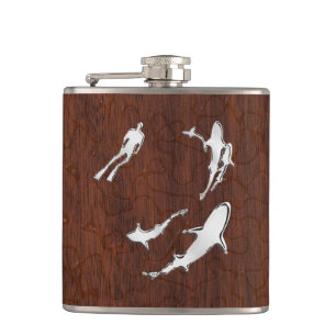 Chrome Diver in haaien op natte Mahogany Print Heupfles