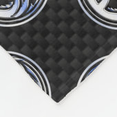 Chrome Dragon Crest in Carbon Fiber Print Fleece Deken (Hoek)