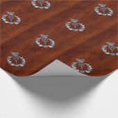 Chrome like Mahogany Wood Grain Scottish Thistle Cadeaupapier (Hoek)