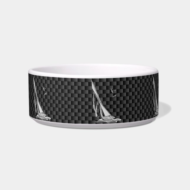 Chrome like Sailboot on Carbon Fibre Voerbakje (Links)