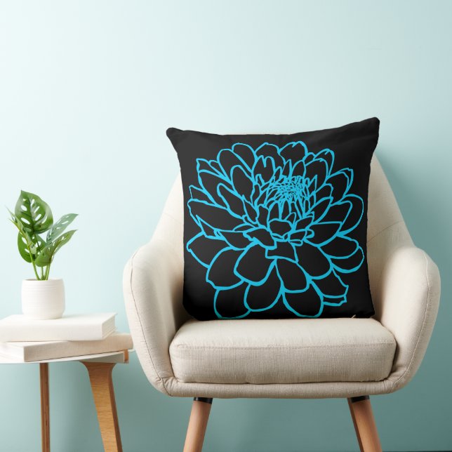 Chrysanthemum Drawing - Sky Blue op Black Kussen (Stoel)