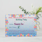 CHUT... C'est une invitation à une fête d'annivers (Debout devant)