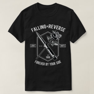 Chute dans le T-shirt des hommes inverses