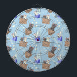 Cible De Fléchettes Chats en boîte et gouttes de lait sur bleu<br><div class="desc">Chats en tasses et boîtes et gouttes de lait sur un arrière - plan bleu</div>