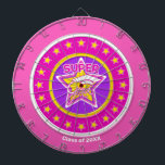 Cible De Fléchettes Cool Super Grad Rose - Personnaliser l'année de gr<br><div class="desc">Saluez votre fête de remise de diplômes avec ce super et amusant tableau de fléchettes super-héros ! Customiser facilement l'année de graduation. Plus de produits assortis avec ce thème sont disponibles dans mon magasin!</div>
