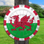 Cible De Fléchettes Drapeau gallois Tableau de bord & fléchettes du Pa<br><div class="desc">Tableau noir : Pays de Galles et fléchettes de drapeau gallois,  jeux d'amusement en famille - amour mon pays,  jeux d'été,  vacances,  fête des pères,  fête d'anniversaire,  étudiants / fans de sports</div>