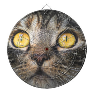 Cible De Fléchettes Gros plan de chat avec Yellow Eyes
