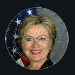 Cible De Fléchettes Hillary Clinton - Tableau noir<br><div class="desc">Le lézard est mort</div>