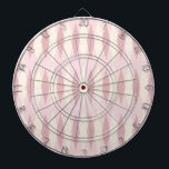 Cible de flechettes Jacquard rose moderne du milie<br><div class="desc">Ce motif de Cible de flechettes moderne de Jacquard rose du milieu du siècle présente un arrière - plan rose Première Dame et un motif de diamants mod, translucides et bleus recouvrant de grands diamants crème vintages de couleur or, des taches d'âge spatial. Ce Jacquard minimaliste d'inspiration et déconstruit est...</div>