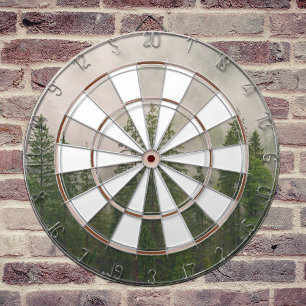 Cible De Fléchettes Les arbres de la forêt de Foggy