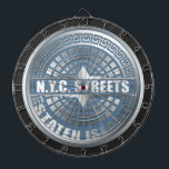 Cible De Fléchettes Manhole Staten Island Blue<br><div class="desc">NYC Streets Manhole Cover Staten Island tshirts, cadeaux et accessoires, apportés par Imagine That! Le design situé au coeur de Manhattan, présente notre design original d'une couverture de trou d'homme du début de New York avec les mots dans le centre, rue N.Y.C., et le mot, Staten Island, courbé le long...</div>