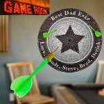 Cible De Fléchettes Meilleur Papa Jamais Russe Tone Bois Nom Monogramm<br><div class="desc">Gris Et Brown En Bois Rustique Tone Grain Monogrammé, Meilleur Papa Jamais. Ce tableau de bord rustique de Wood Grain fait le cadeau de Fête des pères personnalisé parfait et est parfait pour les fêtes d'anniversaire, les réunions de famille, et juste pour le plaisir quotidien. Notre modèle facile à utiliser...</div>