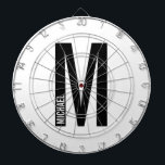 Cible De Fléchettes Monogramme et nom personnalisés modernes<br><div class="desc">Design Monogram moderne avec lettre monogramme personnalisée "M" et nom dans le style de police sans serif moderne en gras. Un cadeau parfait pour lui,  un cadeau de fête des pères et plus encore.</div>