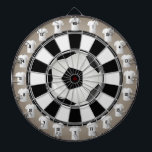 Cible De Fléchettes Nombre de Jersey multi-cibles de soccer (football)<br><div class="desc">Un jeu de fléchettes sur le thème du football. Doté d'un centre de balle de football avec des rayons de soleil sur le dartboard et des bordures de terrain de football. Il a également un périmètre de maillot de 20 comptes pour de petites cibles supplémentaires pour plus de défis. Parfait...</div>