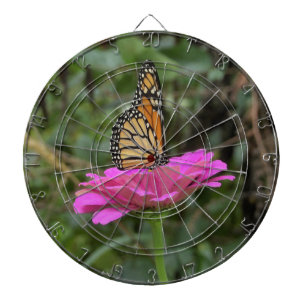 Cible De Fléchettes Papillon Monarque sur une jolie fleur rose Zinnia