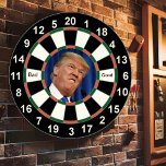 Cible De Fléchettes Photo de Donald Trump<br><div class="desc">Photo de la Cible de flechettes de Donald Trump. Avec les mots Mauvais,  Bon sur elle en texte noir. Vous pouvez modifier le texte si vous le souhaitez.</div>