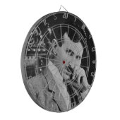 CIBLE DE FLÉCHETTES PORTRAIT DE NIKOLA TESLA EN NOIR (Devant gauche)