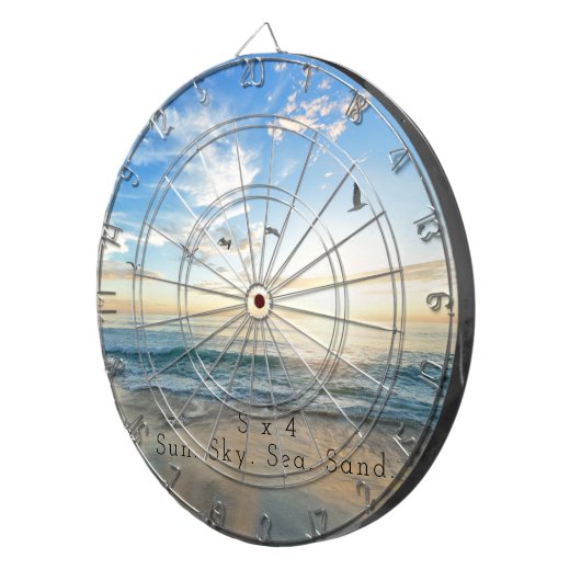 Cible De Fléchettes Soleil, Ciel. Mer. Sable. Scène Plage  (Devant droit)