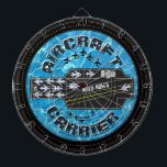 Cible De Fléchettes Striker de porte-avions de la Marine<br><div class="desc">Un tableau de bord amusant et entièrement personnalisable pour les amateurs de culture militaire ou navale de la famille. Comprend un porte-avions personnalisé avec des sections de texte entièrement personnalisables. Il vous suffit de changer les noms ou le texte désiré. Bon appétit !</div>