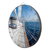 Cible De Fléchettes voilier surfant sur la mer (Devant droit)