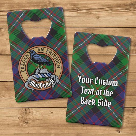 Cimier des MacDonell de Glengarry sur tartan