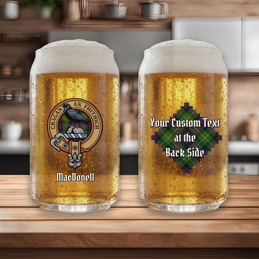 Cimier du clan MacDonell of Glengarry sur tartan