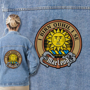Cimier du clan MacLeod de Lewis sur tartan jaune