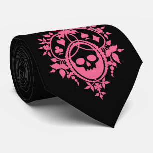 Cimier rose avec Cravate crâne et costumes