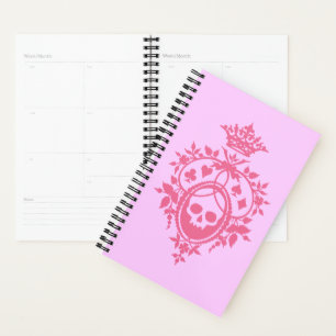 Cimier rose avec plan de crâne et de costumes