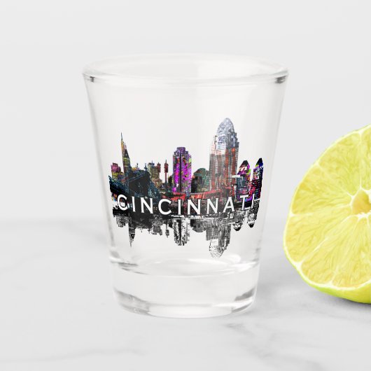Cincinnati, Ohio in graffiti Shot Glass Shot Glas (Voorkant)