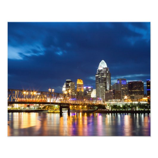 Cincinnati Skyline in de nacht Foto Afdruk (Voorkant)