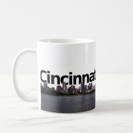 Cincinnati Skyline met Cincinnati in de hemel bove Koffiemok