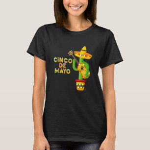 Cinco de Mayo Mexican sombrero en Cactus Guitar T-shirt