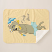 Cindy Beer Holding Parasol Sherpa Deken (Voorkant (horizontaal))