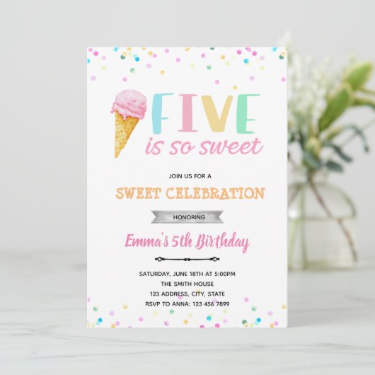 Cinq est si doux invitation de glace (Debout devant)