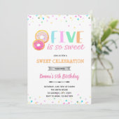 Cinq est une invitation de glace si douce (Debout devant)