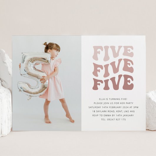 Cinq faire-part de paysage rose rétro pour un anni