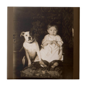 circa 1910 pitbull en baby RPPC Tegeltje