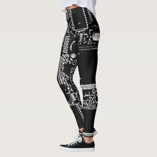 Circuit Black en White 2 over leggings (Links)