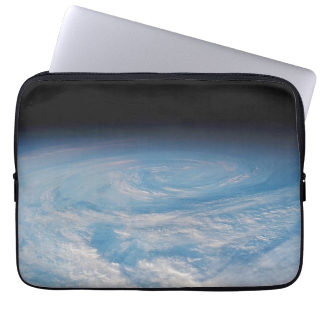Circulaire wolkvorming boven de Stille Zuidzee. Laptop Sleeve (Voorkant)