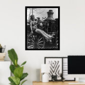 Circus Lady Sitting on a Fire Engine 1924 Poster (Thuiskantoor)